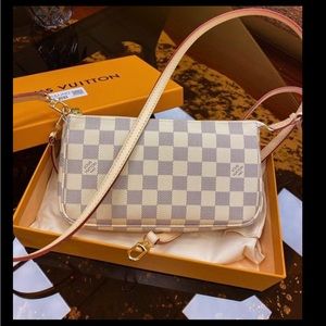 Small crossbody bag